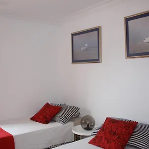 https://apartamentos-atlantico-radazul.tenerifehoteles.net